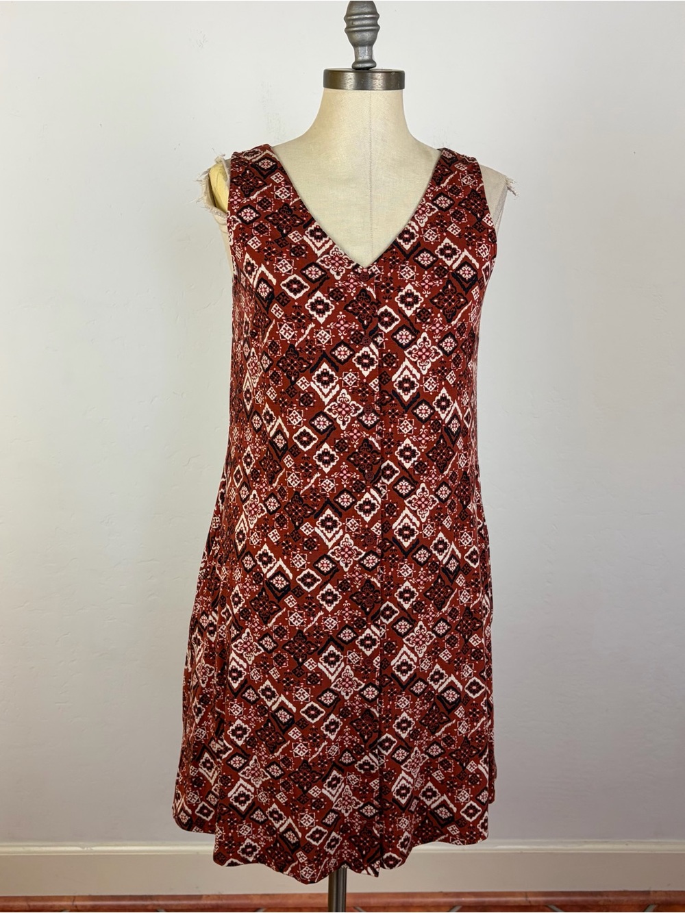 Garnet Hill Paisley V Neck Dress